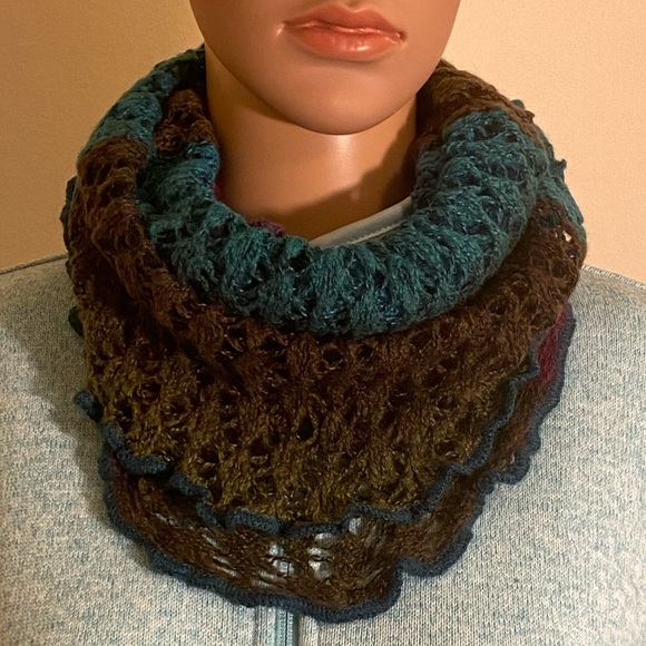 Homemade Knit Scarfs & Neck Warmer Four Piece Bundle - Picture 2 of 5
